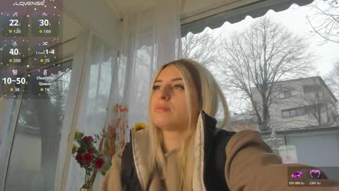 ella_vee online show from April 3, 2026, 5:16 am
