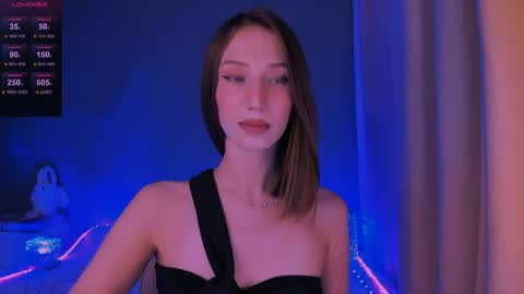 ellaamber online show from May 19, 2026, 1:56 am