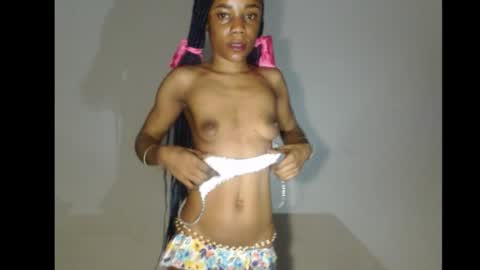 ella online show from November 3, 2025, 5:52 am