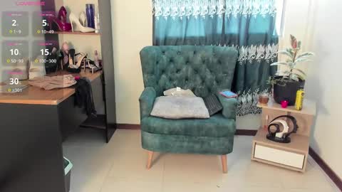 Snapshot of ellabaker chatting on January 27, 2025, 10:16 pm ellabaker online show from January 27, 2025, 10:16 pm