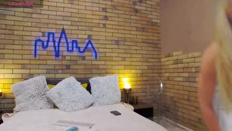 Snapshot of ellacharmx chatting on December 21, 2024, 2:19 am Ella online show from December 21, 2024, 2:19 am