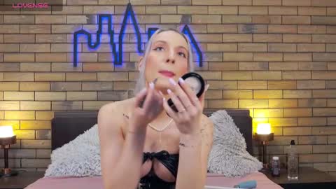 Snapshot of ellacharmx chatting on January 13, 2025, 6:59 pm Ella online show from January 13, 2025, 6:59 pm