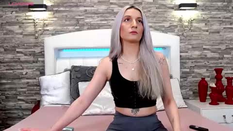 Snapshot of ellacharmx chatting on January 18, 2025, 7:15 pm Ella online show from January 18, 2025, 7:15 pm