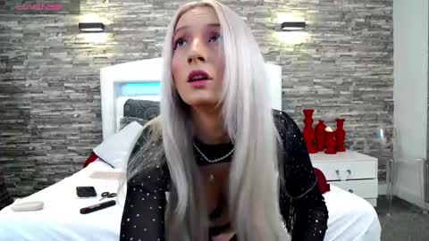 Snapshot of ellacharmx chatting on February 3, 2025, 10:11 pm Ella online show from February 3, 2025, 10:11 pm