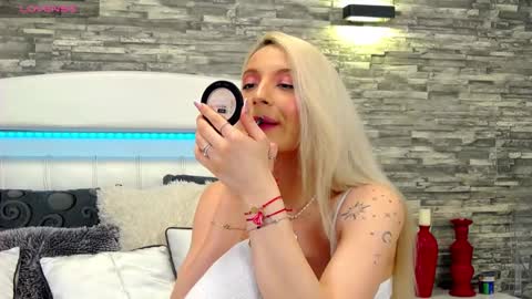 Snapshot of ellacharmx chatting on February 28, 2025, 8:50 pm Ella online show from February 28, 2025, 8:50 pm