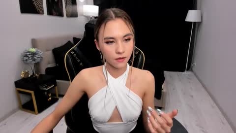 ellacurtis online show from February 20, 2026, 6:26 am