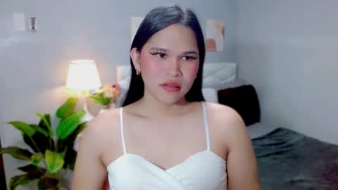 EllaFord online show from May 24, 2026, 12:37 am