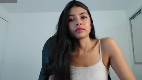 Ella Amoneth online show from April 21, 2026, 2:51 am