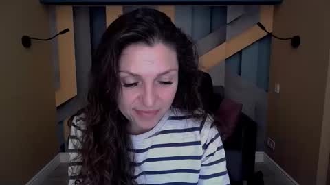 Snapshot of ellalongs chatting on November 18, 2025, 12:31 pm EllaLongs online show from November 18, 2025, 12:31 pm