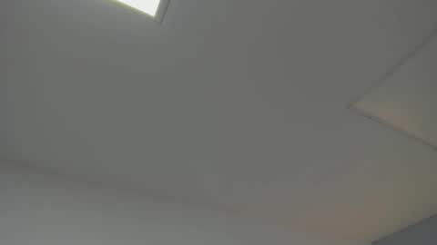 Ella online show from November 10, 2025, 12:04 pm