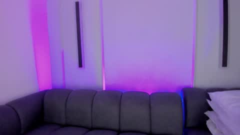 Ella online show from November 12, 2025, 11:21 am