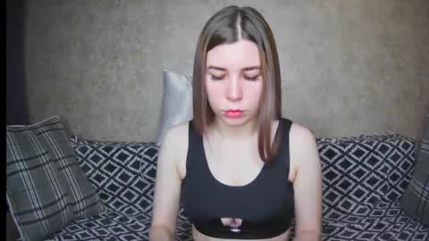 Snapshot of ellanuar chatting on December 19, 2024, 2:01 am EllaNuar online show from December 19, 2024, 2:01 am