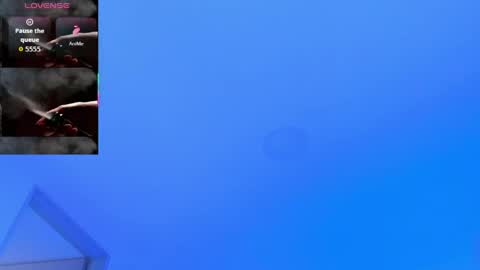 ellarosee_ online show from April 17, 2026, 6:44 pm