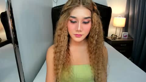 Snapshot of ellats_18 chatting on December 2, 2024, 11:56 am Sophia online show from December 2, 2024, 11:56 am