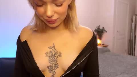 Ella online show from October 10, 2025, 5:17 am