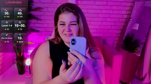 Scarlet online show from December 16, 2025, 10:48 pm