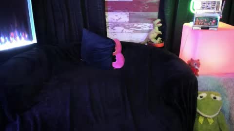 Snapshot of elle4you chatting on February 8, 2026, 7:39 pm ELLE online show from February 8, 2026, 7:39 pm