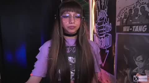 follow me on instagram .    online show from October 15, 2025, 4:51 pm