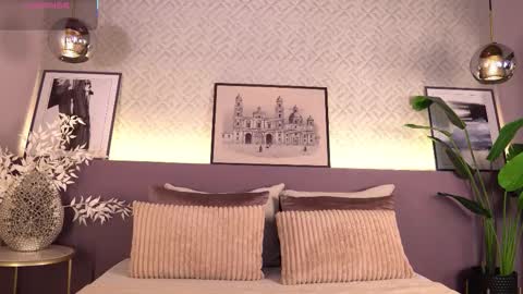 Elle Diane online show from March 9, 2026, 10:25 pm