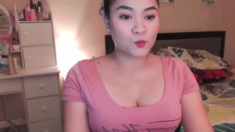 Snapshot of elleelle123 chatting on December 2, 2024, 11:45 am Ann online show from December 2, 2024, 11:45 am