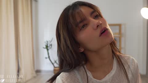 Snapshot of ellelure_ chatting on January 20, 2025, 8:50 pm Linda Restrepo online show from January 20, 2025, 8:50 pm