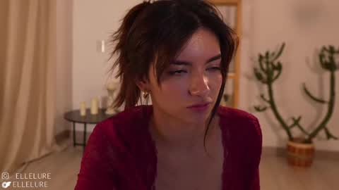 Snapshot of ellelure_ chatting on March 6, 2025, 2:51 am Linda Restrepo online show from March 6, 2025, 2:51 am