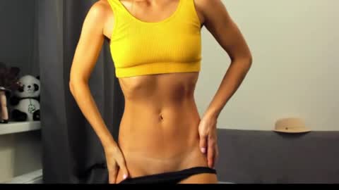 ellen_flow online show from May 5, 2026, 7:55 pm