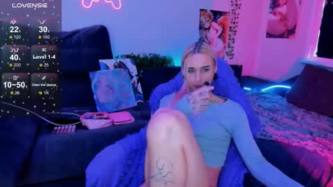 Snapshot of elli_26 chatting on November 23, 2025, 11:10 am Ellie online show from November 23, 2025, 11:10 am