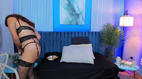 Snapshot of elli_taylor chatting on December 30, 2024, 3:03 am Ellie Taylor online show from December 30, 2024, 3:03 am