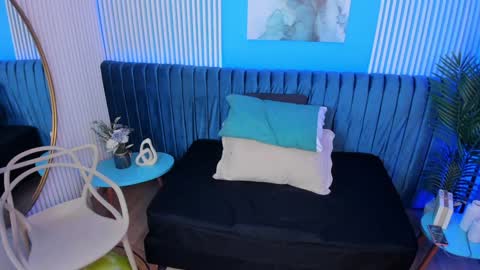 Snapshot of elli_taylor chatting on January 31, 2025, 9:27 am Ellie Taylor online show from January 31, 2025, 9:27 am