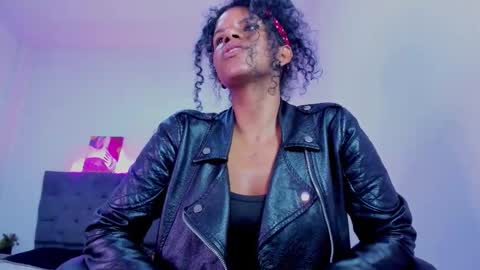  Ellie   online show from December 16, 2025, 3:39 pm