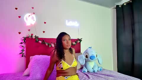 ellie_cute7 online show from May 30, 2026, 7:22 pm