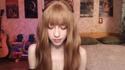 ellie_friendly online show from November 17, 2025, 11:10 pm