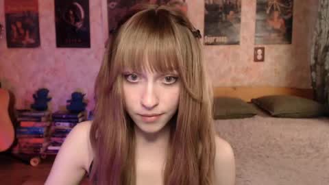 ellie_friendly online show from May 15, 2026, 12:23 pm