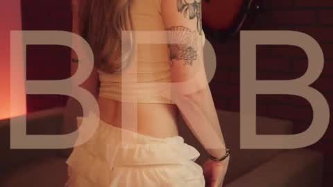 Snapshot of elliecutes chatting on October 14, 2025, 5:08 am elliecutes online show from October 14, 2025, 5:08 am