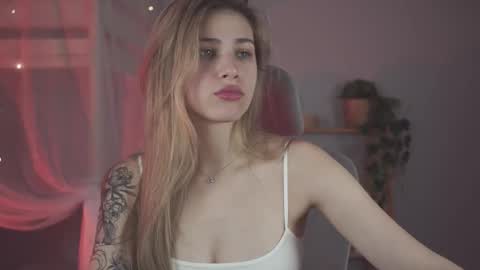 Snapshot of elliecutes chatting on November 22, 2025, 8:57 am elliecutes online show from November 22, 2025, 8:57 am