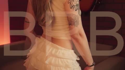 Snapshot of elliecutes chatting on November 30, 2025, 8:29 am elliecutes online show from November 30, 2025, 8:29 am