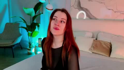 elliegarson__ online show from February 4, 2026, 5:08 pm