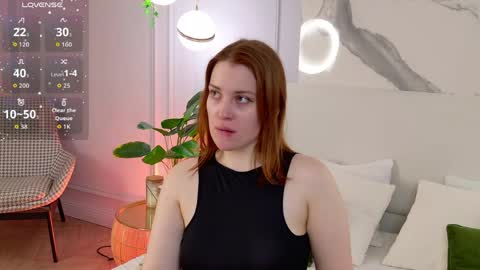 Snapshot of elliegarson__ chatting on June 4, 2026, 5:19 pm elliegarson__ online show from June 4, 2026, 5:19 pm