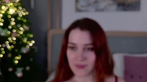 EllieLarson online show from December 4, 2025, 4:38 pm