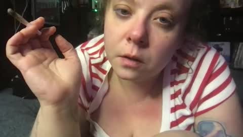 Ellie Louise online show from December 17, 2025, 6:08 am