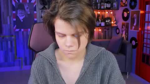 elliemurler online show from September 25, 2025, 9:02 am