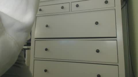 Snapshot of elliephant_ chatting on November 1, 2025, 12:40 pm just Emily online show from November 1, 2025, 12:40 pm