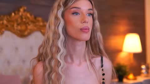 Snapshot of ellieredd chatting on November 1, 2025, 9:55 am Ellie online show from November 1, 2025, 9:55 am