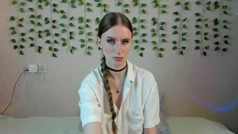 ellierough online show from May 28, 2026, 5:38 am