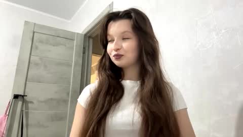 Snapshot of ellieschuffert chatting on December 1, 2025, 12:32 pm Ellie online show from December 1, 2025, 12:32 pm