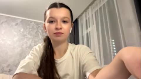 Snapshot of ellieschuffert chatting on December 2, 2025, 4:02 pm Ellie online show from December 2, 2025, 4:02 pm