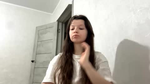 Snapshot of ellieschuffert chatting on December 17, 2025, 5:30 pm Ellie online show from December 17, 2025, 5:30 pm