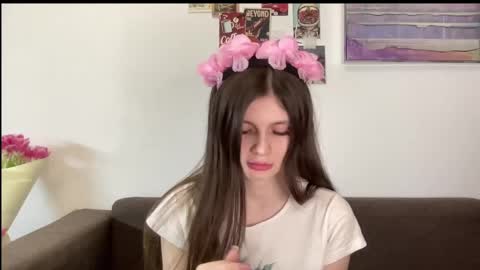 Snapshot of elliewalkersdreamgirl chatting on March 11, 2025, 7:03 pm Effie1818 online show from March 11, 2025, 7:03 pm