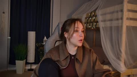 Elin online show from May 31, 2026, 6:53 am